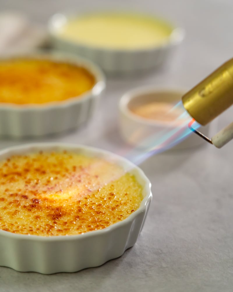 Dieses Bild zeigt die fertige Crème Brûlée.