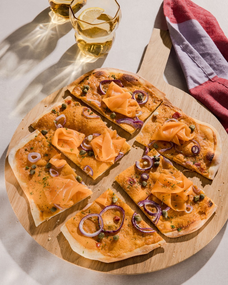 Dieses Bild zeigt den fertigen veganen Flammkuchen.