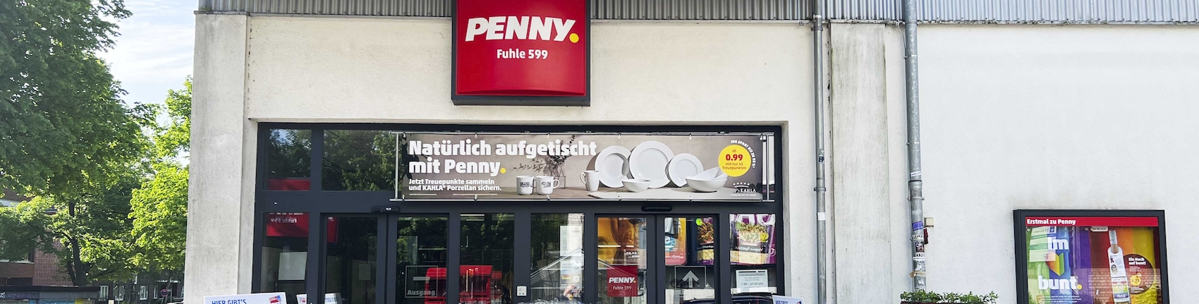 Sie sehen den Eingang vom Penny Markt in Hamburg, Fuhlsbuettler Str. 599