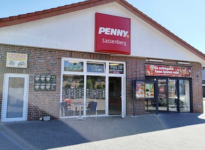 Sie sehen den Eingang vom Penny Markt in Sassenberg, Lappenbrink 53/Beethovenstr.