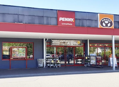 Sie sehen den Eingang vom Penny Markt in Heidenheim/Schnaitheim, Heidenheimer Str. 182