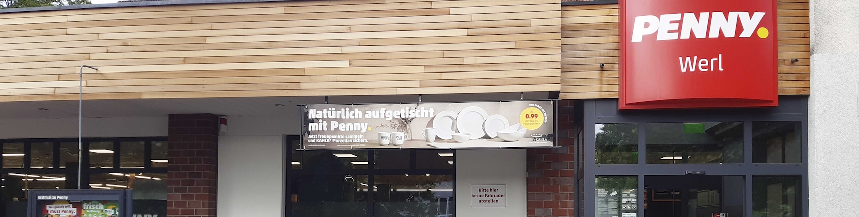 Sie sehen den Eingang vom Penny Markt in Werl, Soester Str. 32