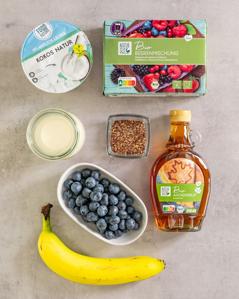 Dieses Bild zeigt die Zutaten für die Smoothie Bowl.