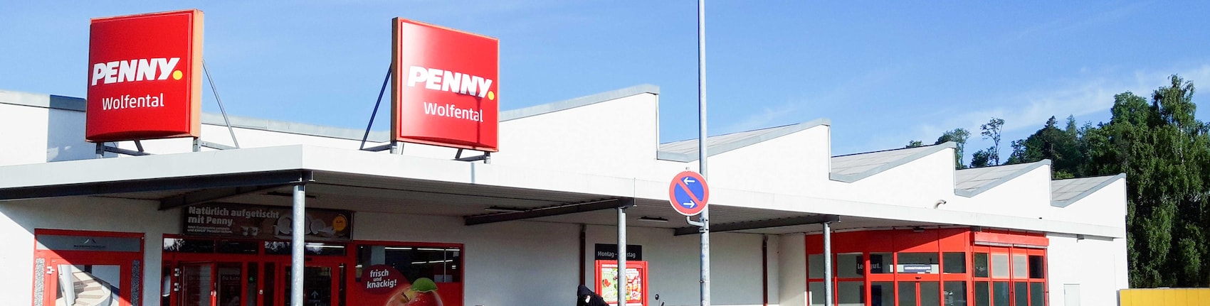 Sie sehen den Eingang vom Penny Markt in Biberach an der Riss Wolfentalstr. 6