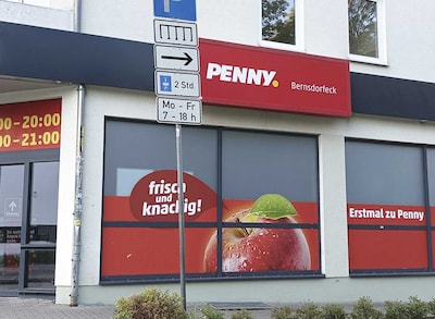 Sie sehen den Eingang vom Penny Markt in Chemnitz (Sachs) Bernsdorf Bernsdorfer Strasse 70