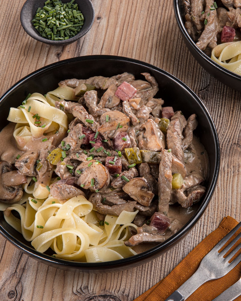 Dieses Bild zeigt das fertige Rindergeschnetzelte Stroganoff.