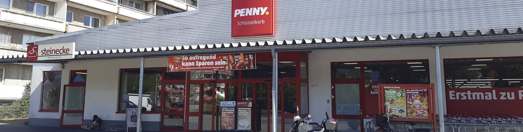Sie sehen den Eingang vom Penny Markt in Gardelegen, Str. der Republik 2