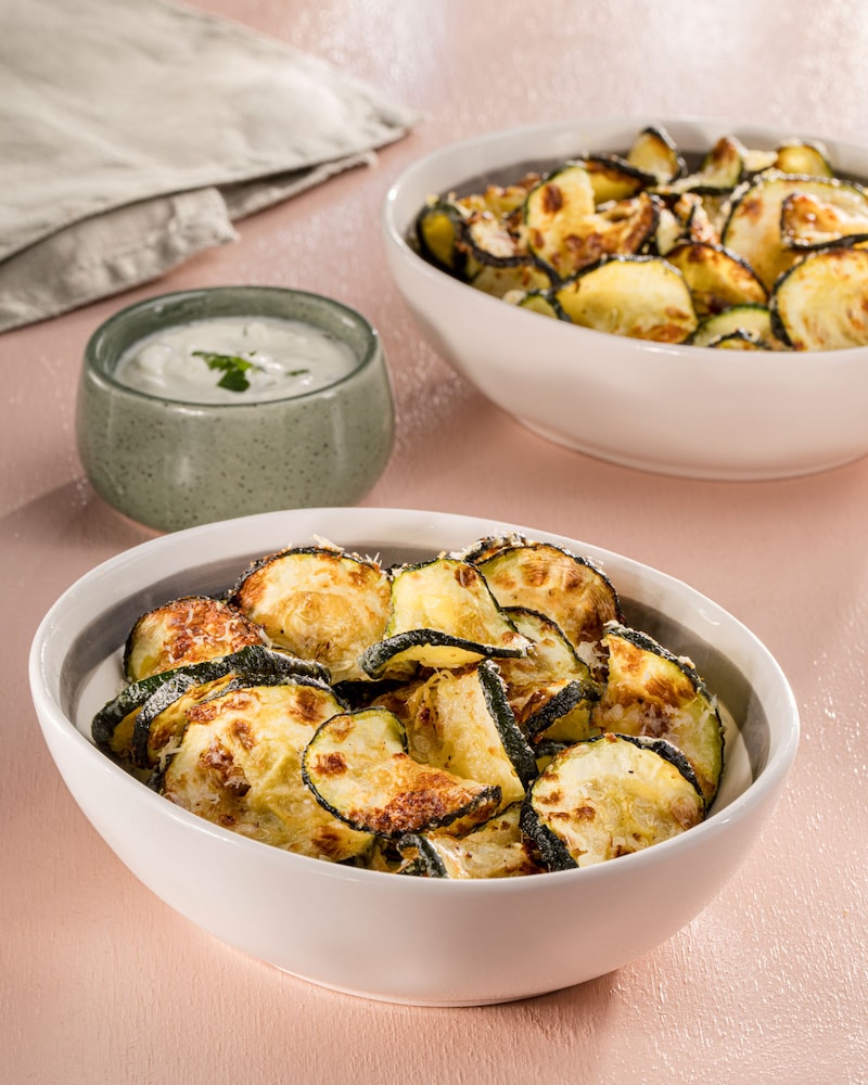 Dieses Bild zeigt die fertigen Zucchini Chips.