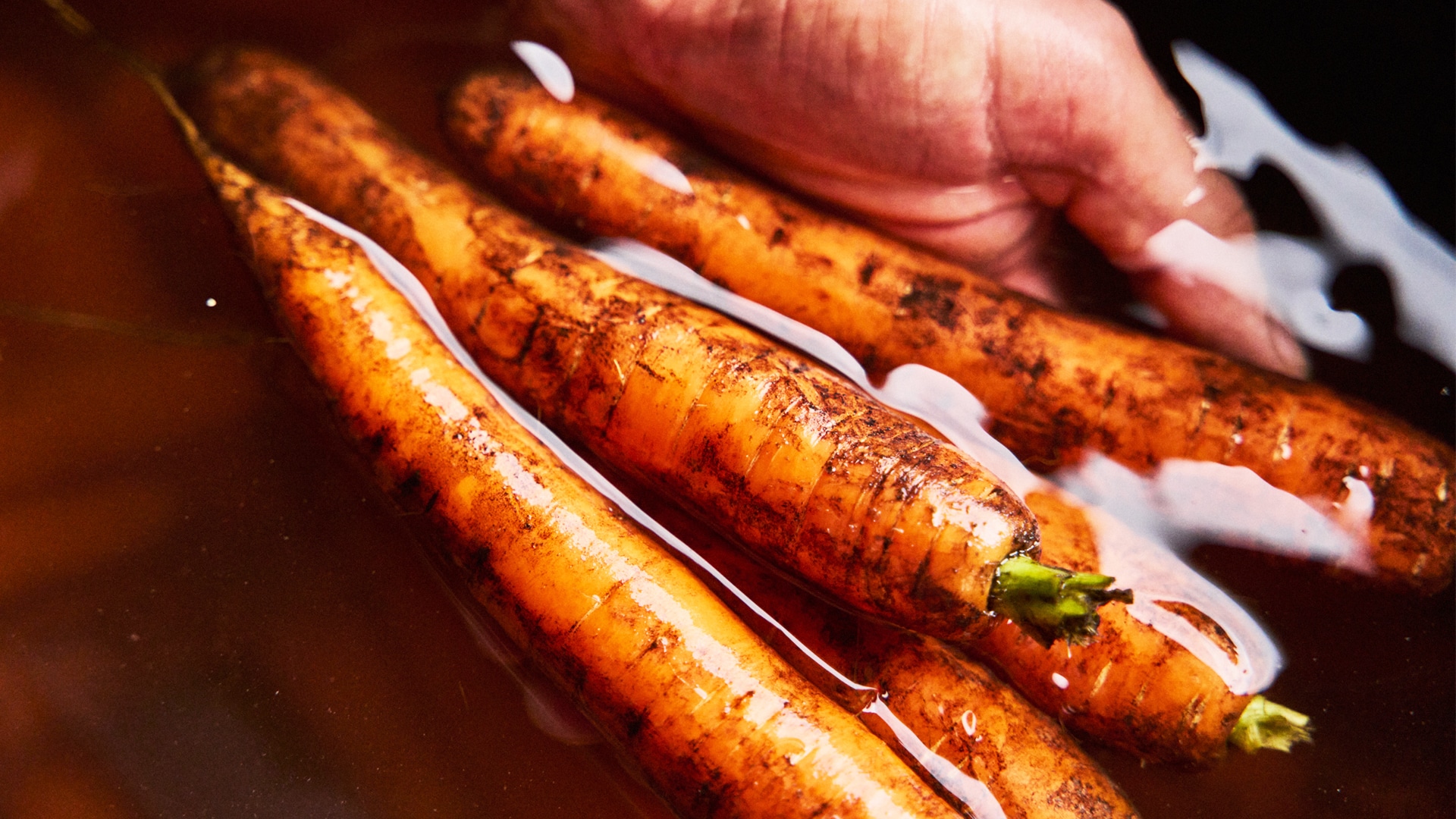 Gemüselandwirt Jörg Alber mit seinem Rotkohl