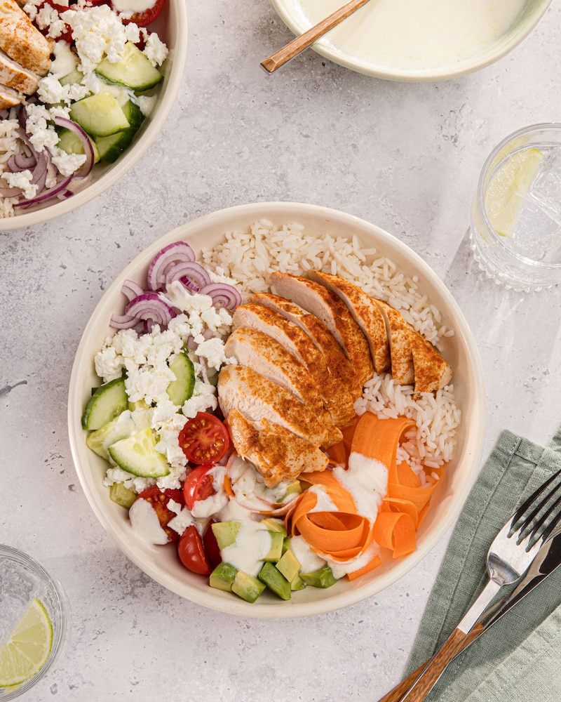 Dieses Bild zeigt die fertige Hähnchen Bowl.