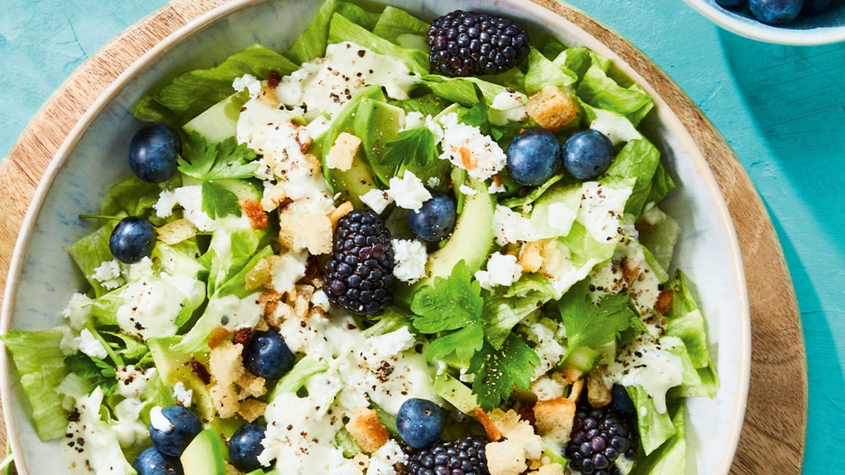 Sommersalat mit Caesar Dressing