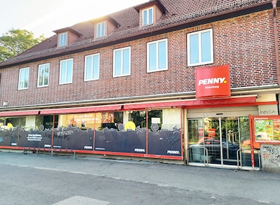 Sie sehen den Eingang vom Penny Markt in Hamburg/Horn, Bauerberg 20
