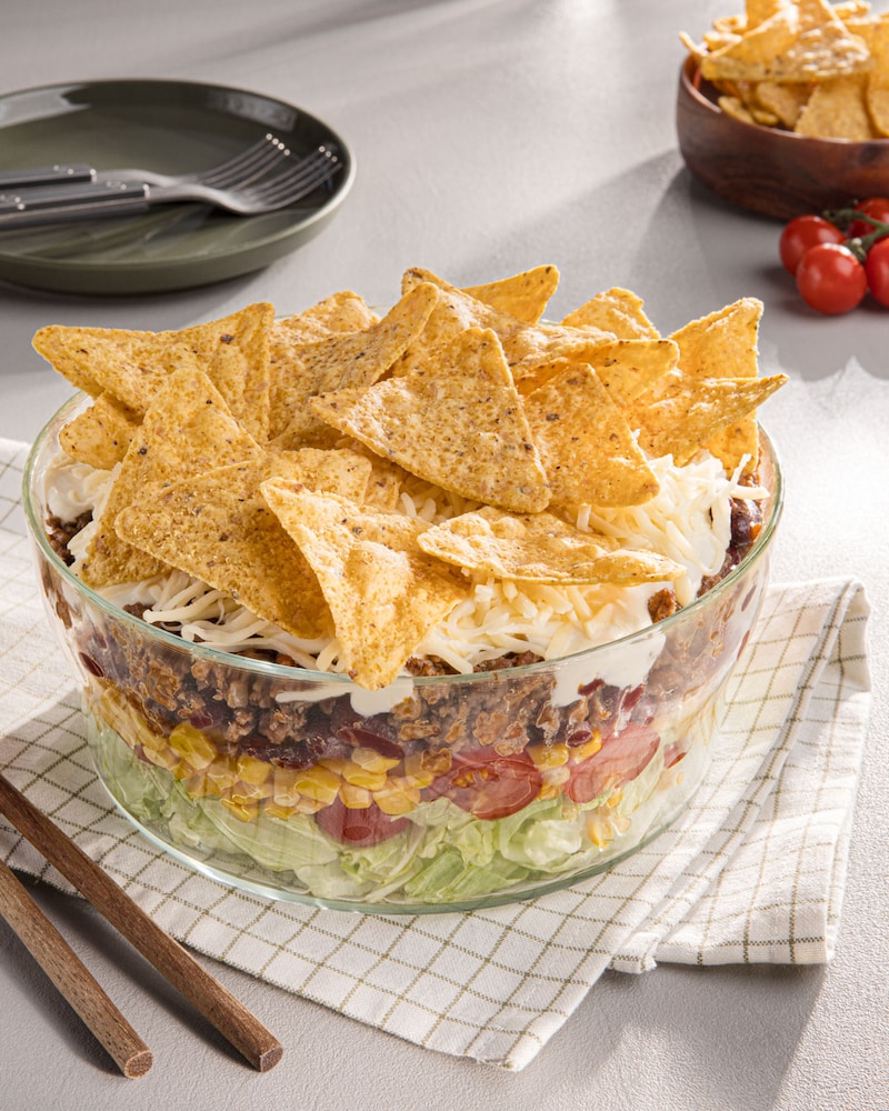 Dieses Bild zeigt den fertigen Taco Schichtsalat.