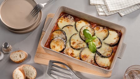 Dieses Bild zeigt den fertigen Auberginenauflauf.