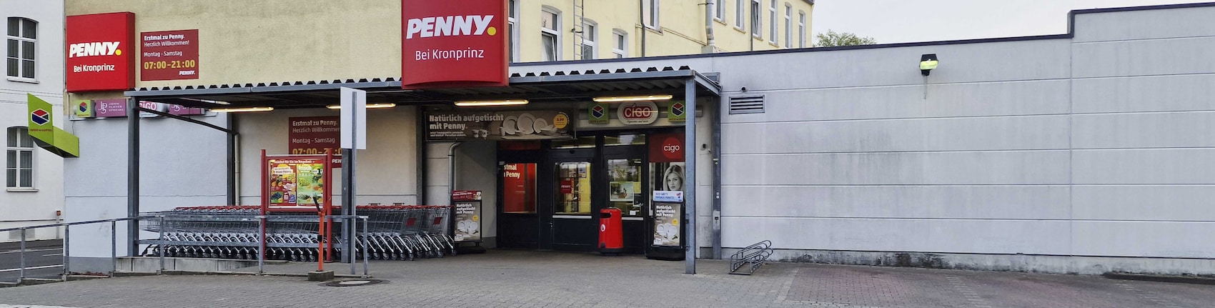 sie sehen den Eingang vom Penny Markt in Solingen – Ohligs Weyerstr. 117