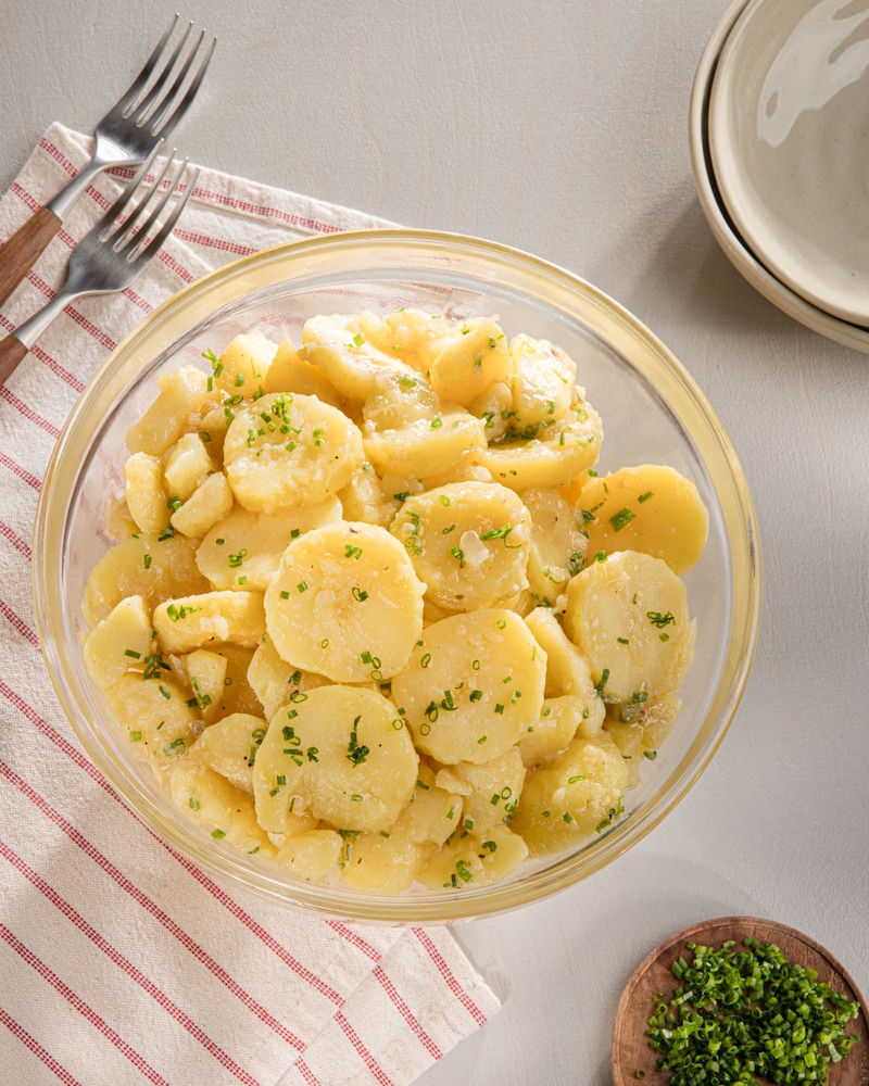 Dieses Bild zeigt den fertigen Kartoffelsalat.