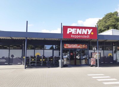 Sie sehen den Eingang vom Penny Markt in Reppenstedt, Lüneburger Landstraße 5