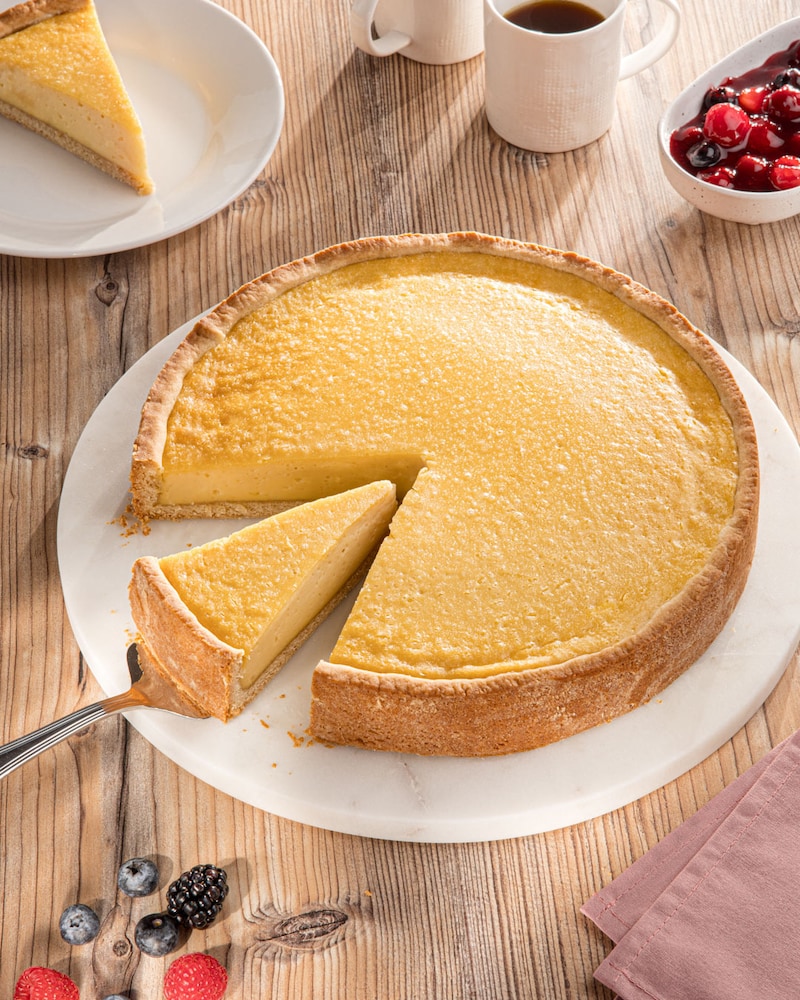 Dieses Bild zeigt den fertigen veganen Käsekuchen.