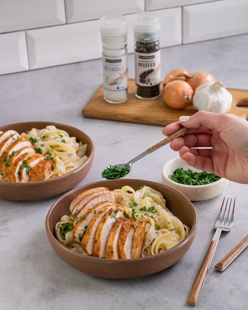 Diese Bild zeigt das fertige Chicken Alfredo.