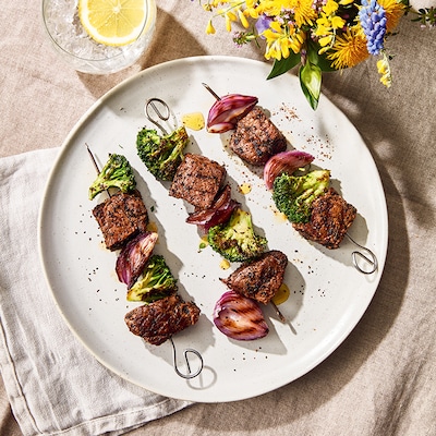 Saftige-Steak-Spiesse mit Metas Kaffee-Rub