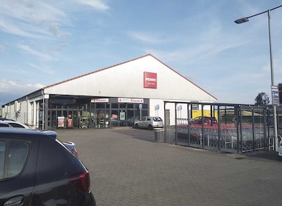 Sie sehen den Eingang vom Penny Markt in Bergkamen-Oberaden, Jahnstr. 86