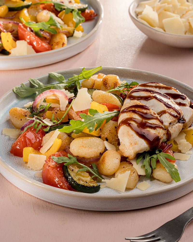 Dieses Bild zeigt den fertigen Gnocchi Salat.