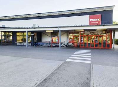 Sie sehen den Eingang vom Penny Markt in Walzbachtal, Joehlinger Str. 162