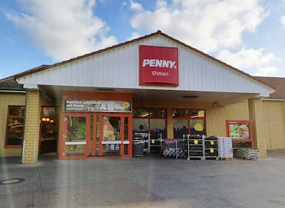 Sie sehen den Eingang vom Penny Markt in Wolfsburg/Ehmen, Mörser Straße 59 B