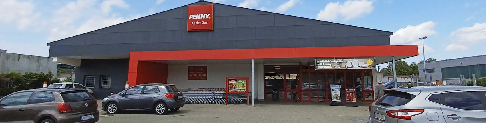 Sie sehen den Eingang vom Penny Markt in Baden-Baden/Oos, Wilhelm-Drapp-Str. 15