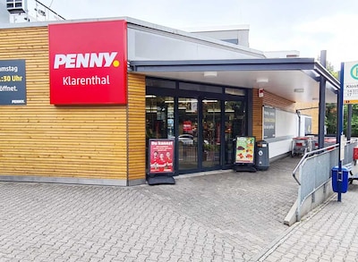Sie sehen den Eingang vom Penny Markt in Wiesbaden, Goerdelerstrasse 51