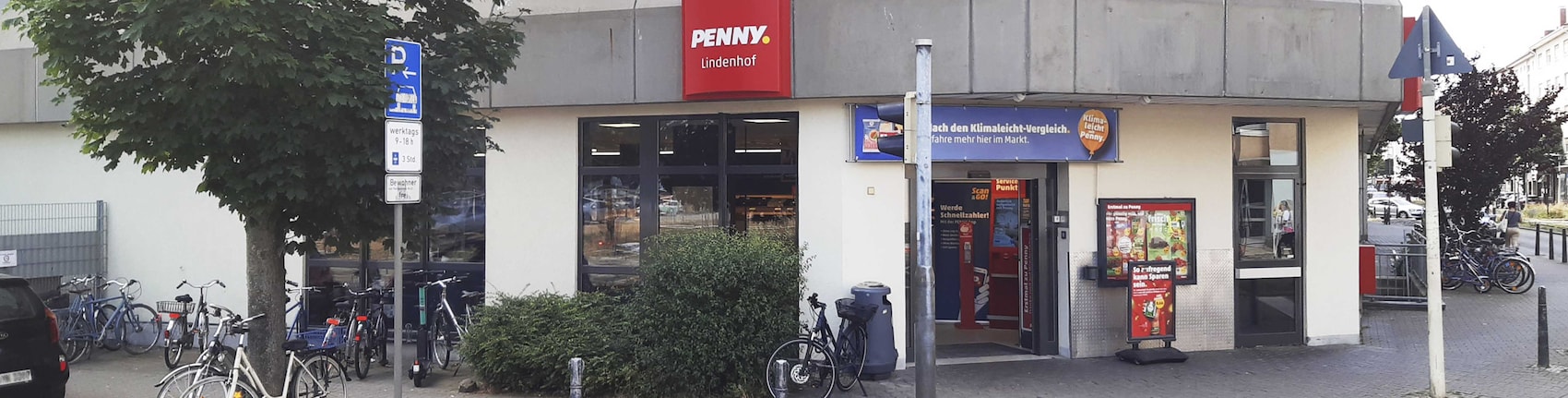Sie sehen den Eingang vom Penny Markt in Mannheim/Lindenhof Meerfeldstr./Carl-Metz-Str. 3