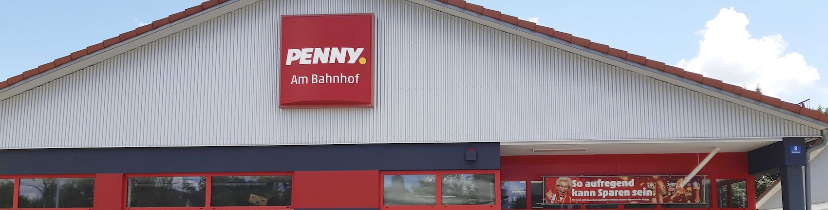 Sie sehen den Eingang vom Penny Markt in Waldkraiburg Bahnhofstr. 8