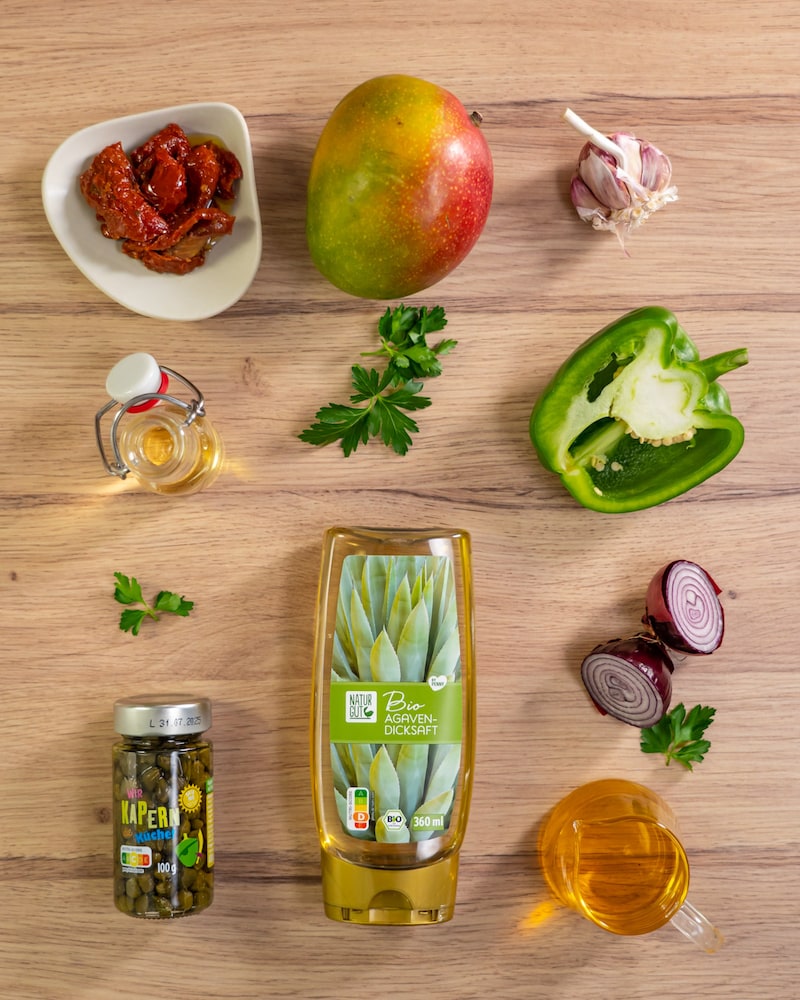 Tomaten-Mango-Marinade mit Kapern