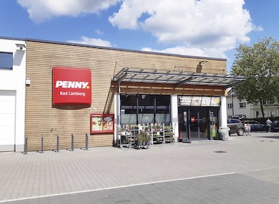 Sie sehen den Eingang vom Penny Markt in Bad Camberg, Bahnhofstr. 40