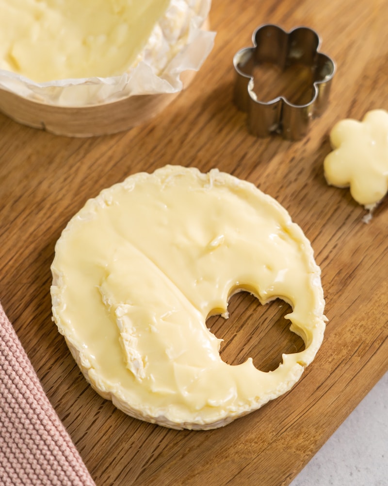 Herzhafte Blinis mit gratinierten Käseblüten