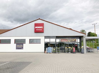 Sie sehen den Eingang vom Penny Markt in Helmstadt/Bargen Friedhofweg 13