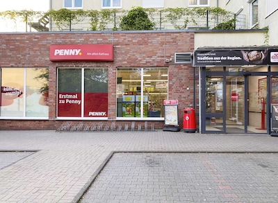 sie sehen den Eingang vom Penny Markt in Solingen – Ohligs Mittelstr. 2