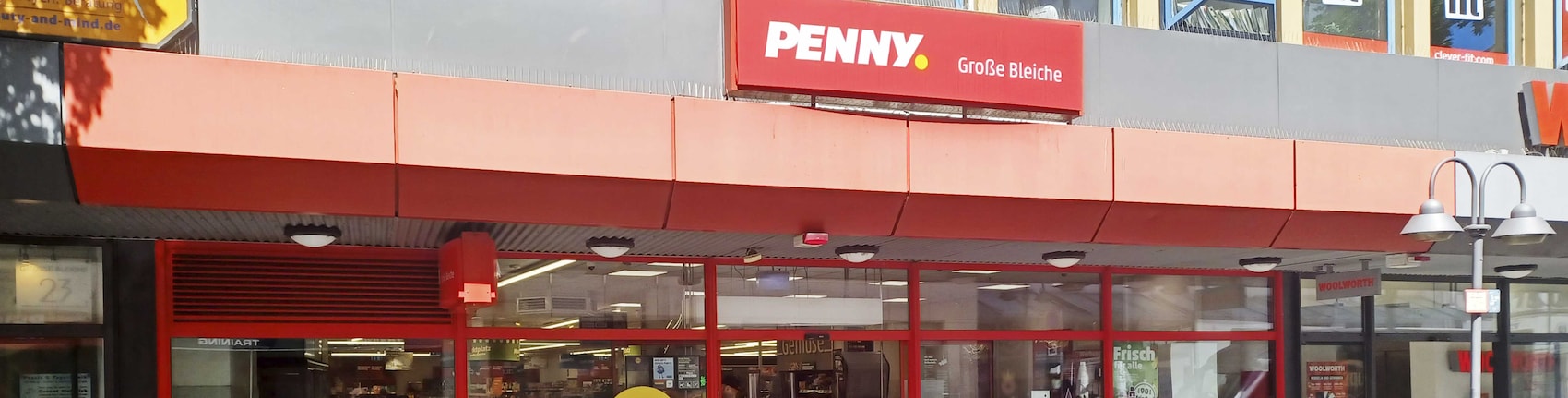 Sie sehen den Eingang vom Penny Markt in Mainz, Grosse Bleiche 17-23
