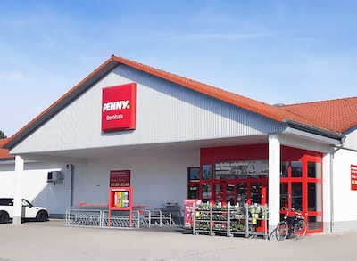 sie sehen den Eingang vom Penny Markt in Dornhan Gutenbergstr. 19
