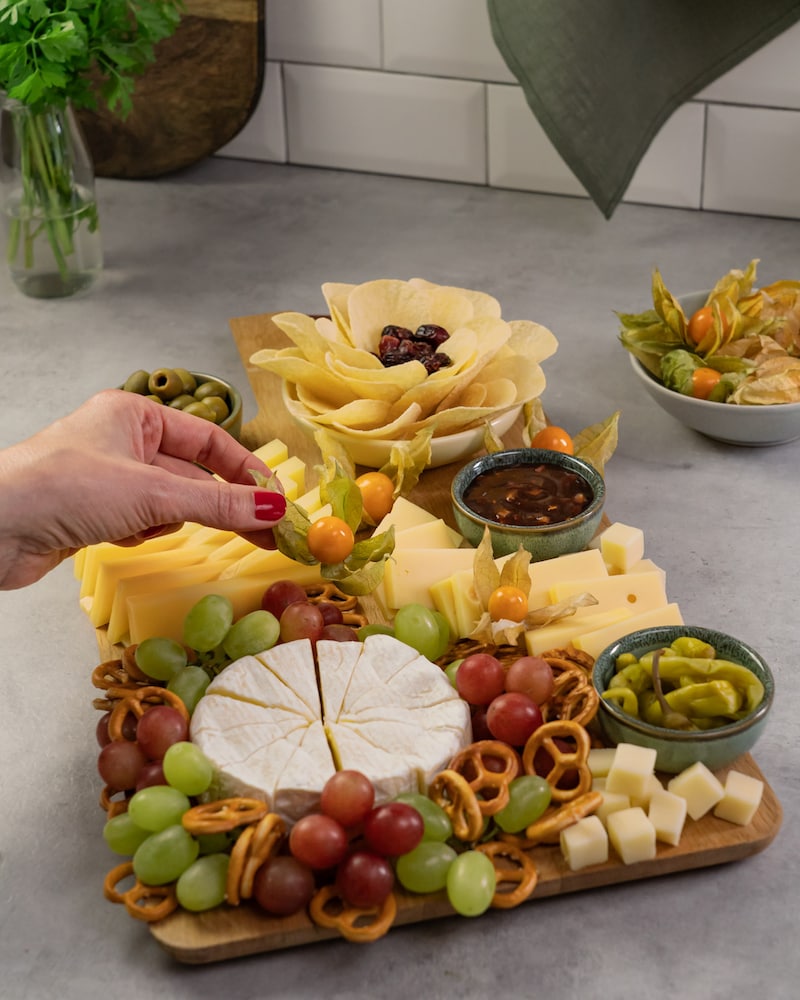 Dieses Bild zeigt wie Physalis dazugegeben werden.