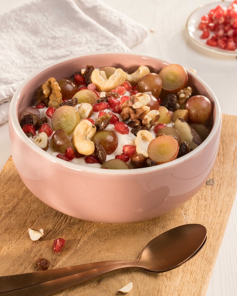 Dieses Bild zeigt unsere Frühstücksbowl mit Dinkelflocken.