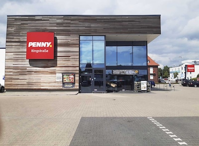 Sie sehen den Eingang vom Penny Markt in Minden, Ringstraße 37
