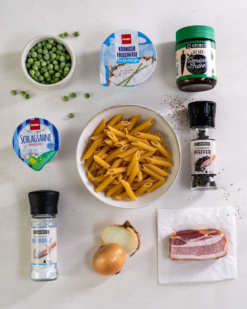 Dieses Bild zeigt alle Zutaten für unsere One Pot Pasta.