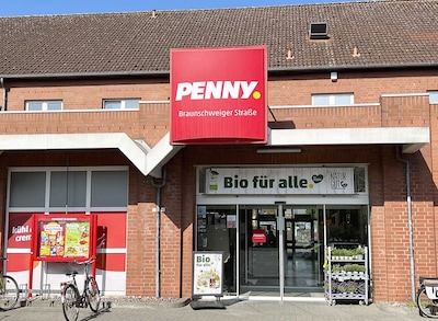 Sie sehen den Eingang vom Penny Markt in Gifhorn, Braunschweiger Str. 33