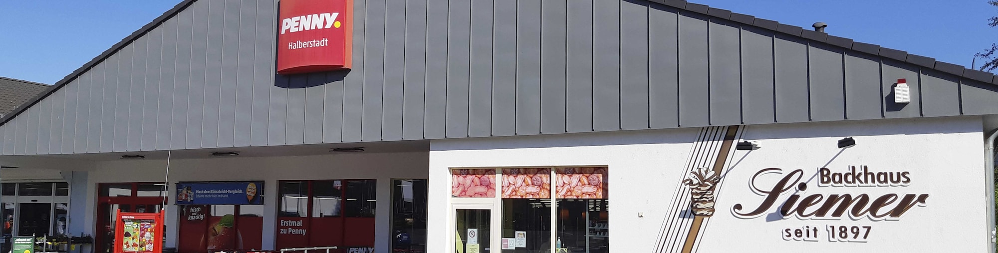 Sie sehen den Eingang vom Penny Markt in Halberstadt, Magdeburger Strasse 48