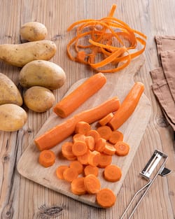 Dieses Bild zeigt geschnittene Möhren. 