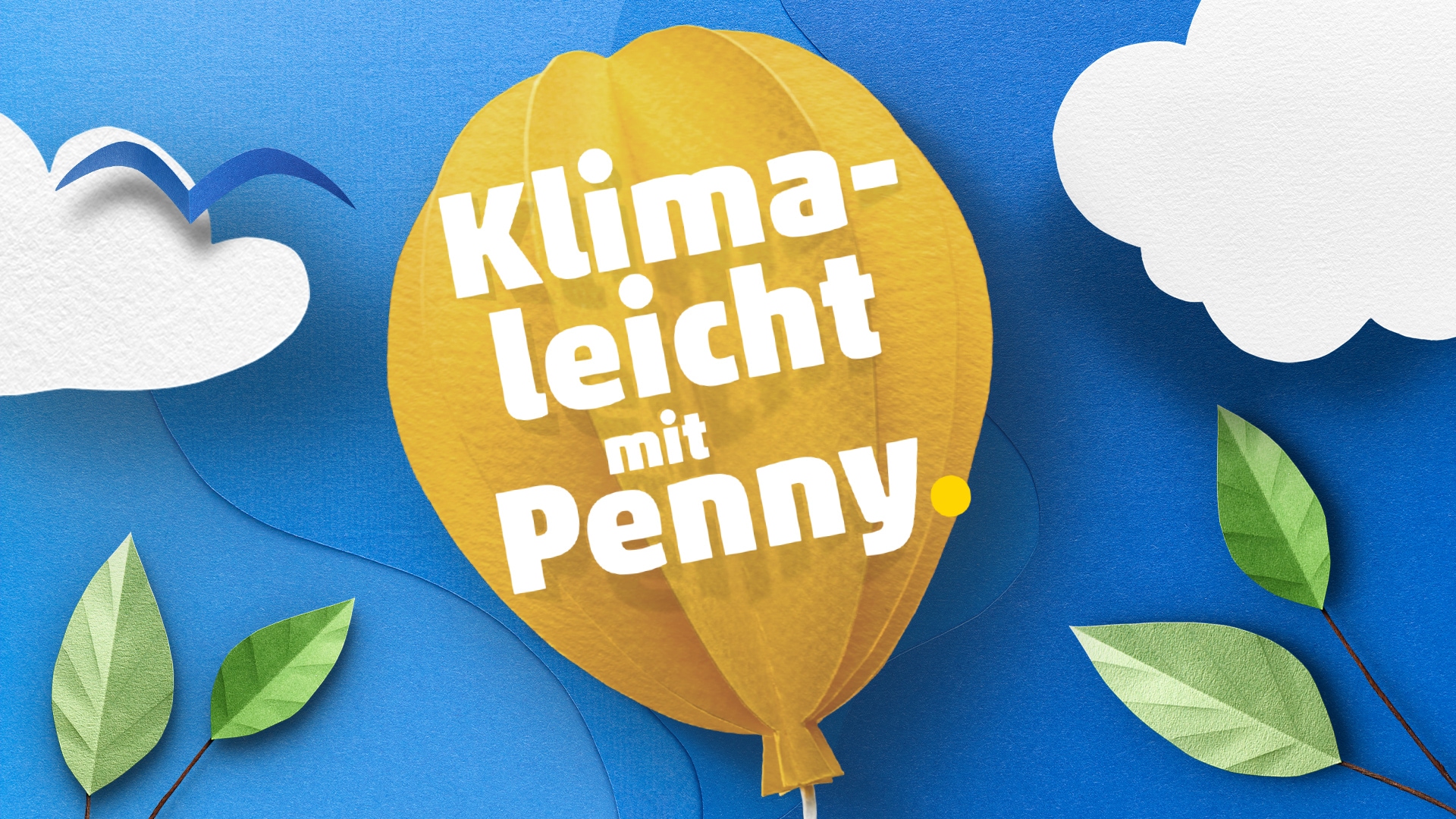 Ein gelber Papierballon auf blauem Hintergrund mit Wolken und Blättern