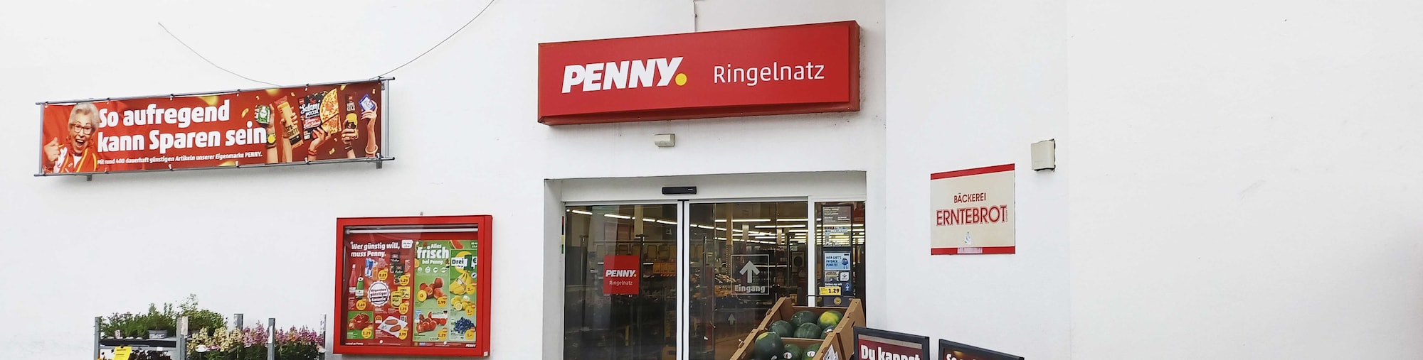 Sie sehen den Eingang vom Penny Markt in Wurzen Marienstr. 3