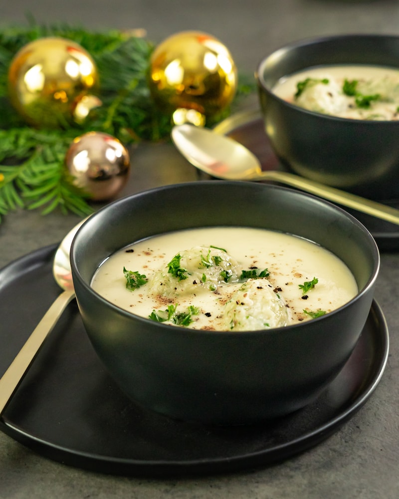 Dieses Bild zeigt die fertige Pastinakensuppe.