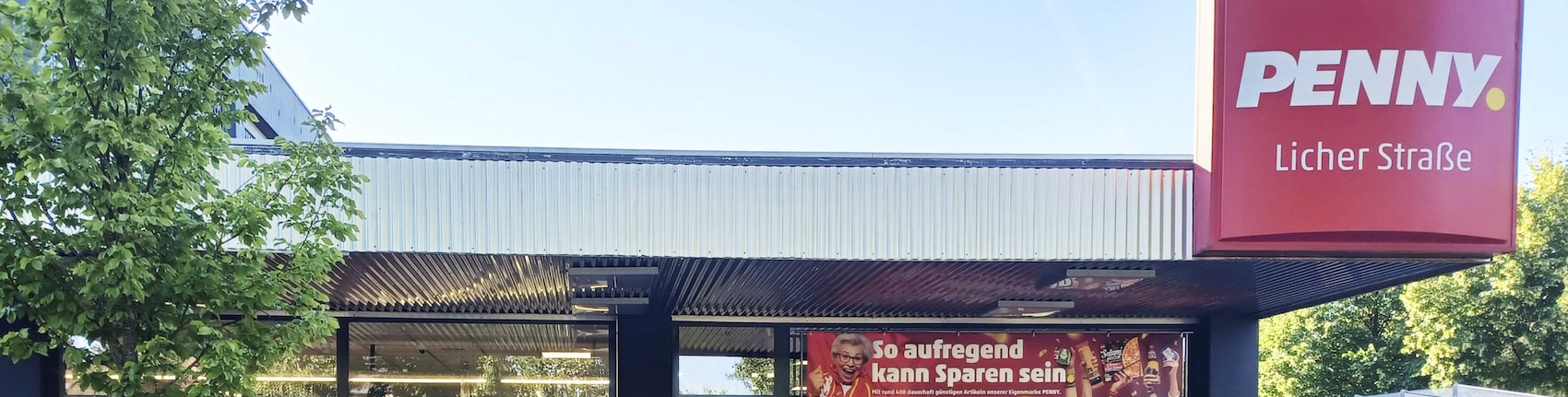 Sie sehen den Eingang vom Penny Markt in Giessen, Heinrich-Fourier-Str. 2